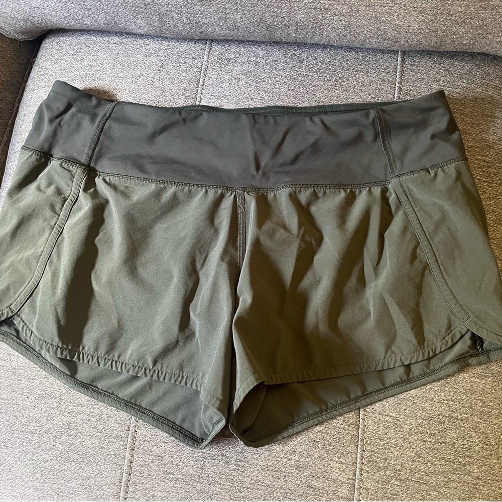 Lululemon Speed up Short size  10 2.5 inch Olive green
